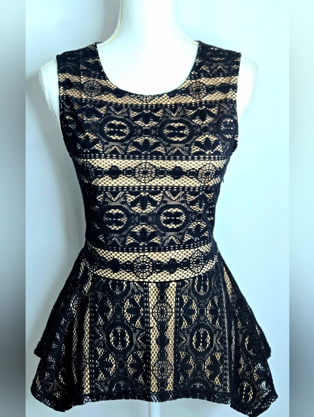 BCBGMAXAZRIA‎ Black Lace Peplum Sheer Crochet Overlay Fit & Flare Top NWOT M